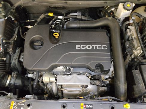 Used 2020 Chevrolet Equinox LS w/ LS Convenience Package image 30