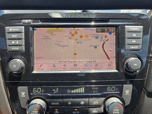 Used 2018 Nissan Rogue SL FWD image 34