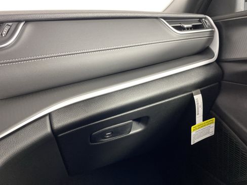 New 2025 Jeep Grand Cherokee L Laredo w/ Luxury Tech Group I image 28