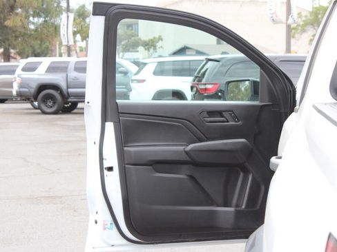 Used 2024 Chevrolet Colorado Trail Boss w/ Technology Package AWD/4WD image 5