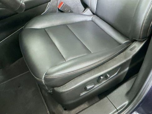 Used 2022 Cadillac XT4 Sport w/ Cold Weather Package image 18