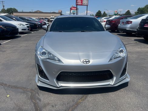 Used 2015 Scion FR-S RWD image 2