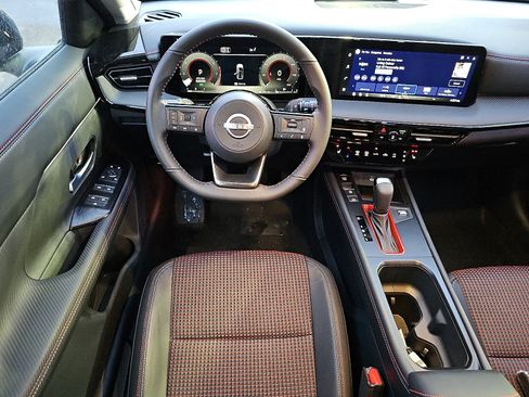 New 2026 Nissan Kicks SR w/ Cold Weather Package image 7