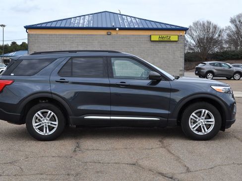 Used 2024 Ford Explorer XLT w/ Equipment Group 202A image 4