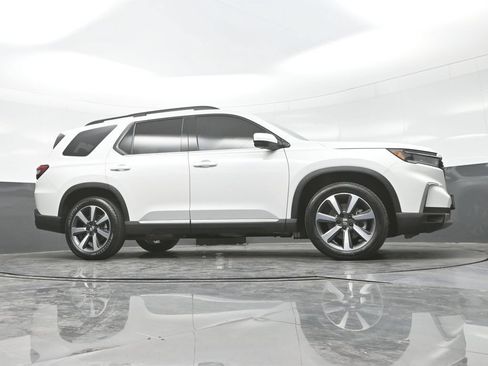 Used 2023 Honda Pilot Elite image 34
