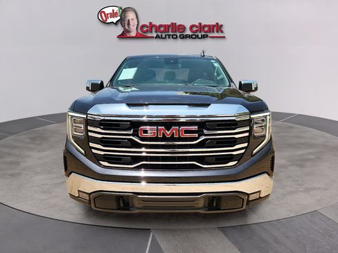 Used 2025 GMC Sierra 1500 SLT AWD/4WD image 8