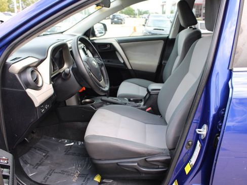 Used 2015 Toyota RAV4 LE image 11