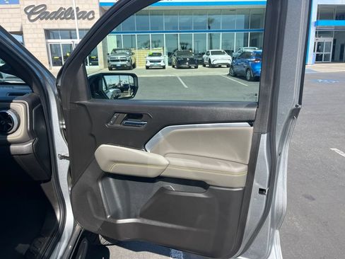 Used 2023 Chevrolet Colorado ZR2 w/ ZR2 Convenience Package III AWD/4WD image 37