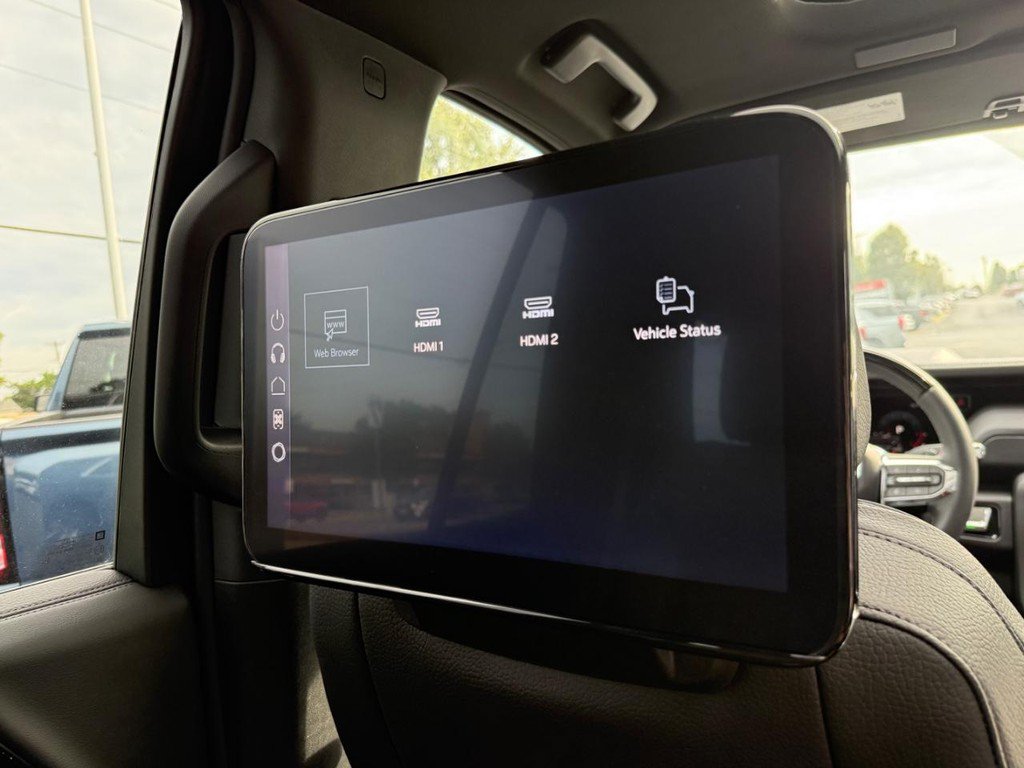 New 2026 GMC Yukon Denali w/ Denali Reserve Package AWD/4WD image 7
