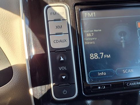 Used 2014 Nissan Leaf SV w/ LED & Quick Charge Package image 22