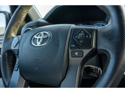 Used 2017 Toyota Tacoma TRD Off-Road image 25