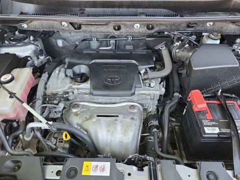 Used 2018 Toyota RAV4 LE w/ All Weather Liner Package AWD/4WD image 22