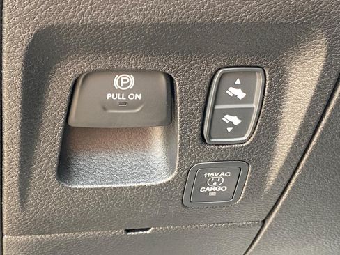 Used 2026 RAM 1500 Laramie w/ Advanced Safety Group II AWD/4WD image 17