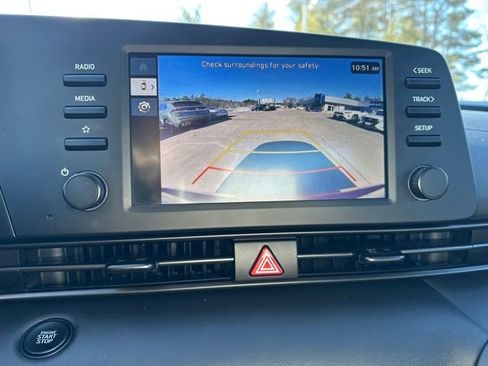 Certified 2025 Hyundai Elantra Sport image 19