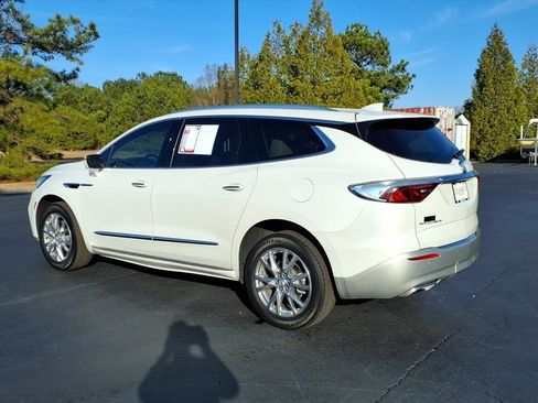 Used 2023 Buick Enclave Essence w/ Experience Buick Package image 5