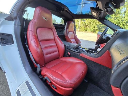 Used 2011 Chevrolet Corvette Grand Sport w/ Preferred Equipment Group RWD image 19