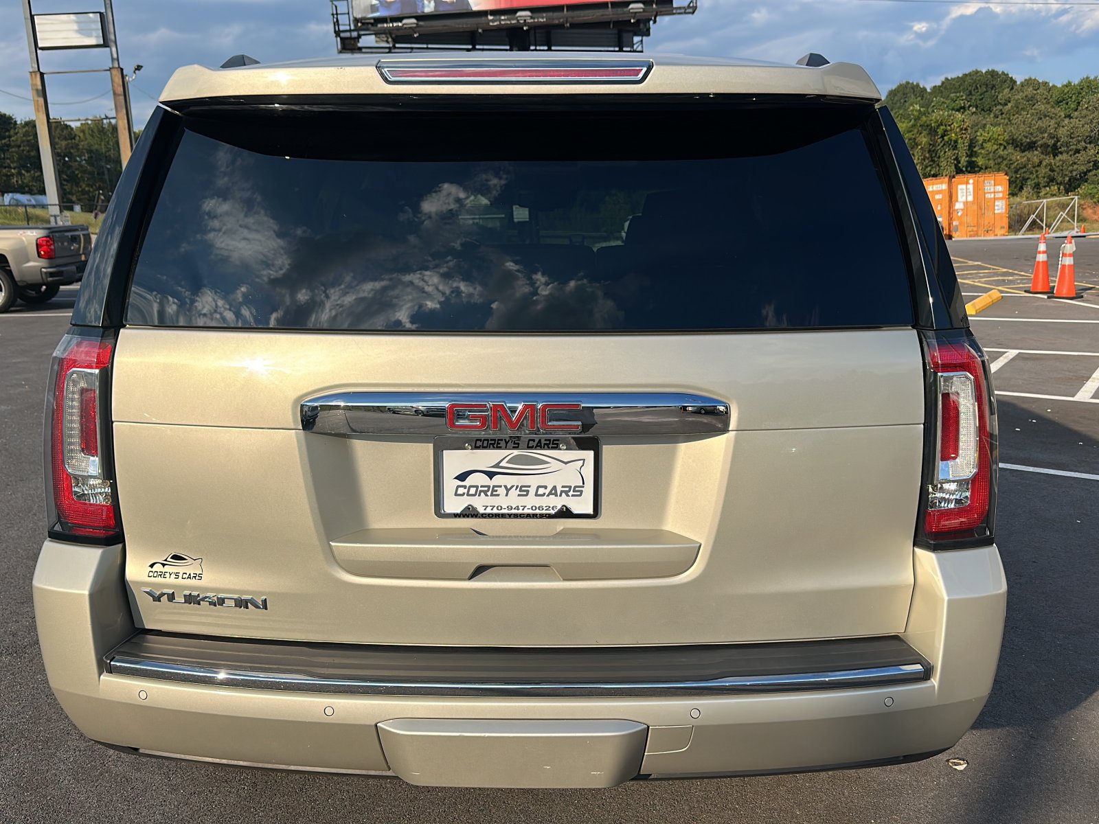 Used 2016 GMC Yukon Denali w/ Open Road Package AWD/4WD image 4