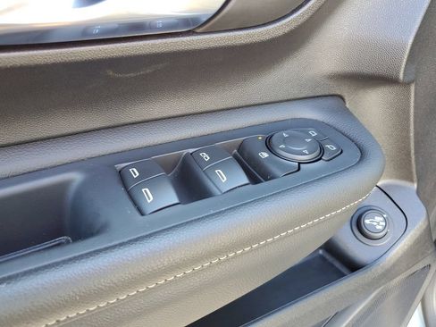 Used 2024 GMC Terrain SLT w/ LPO, Floor Liner Package AWD/4WD image 14