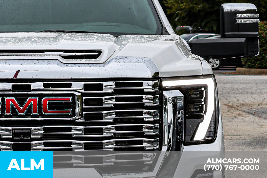 Used 2025 GMC Sierra 3500 Denali w/ Technology Package AWD/4WD image 14