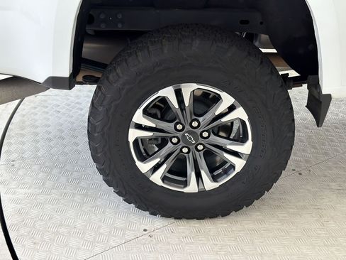 Used 2021 Chevrolet Colorado Z71 w/ Safety Package AWD/4WD image 12