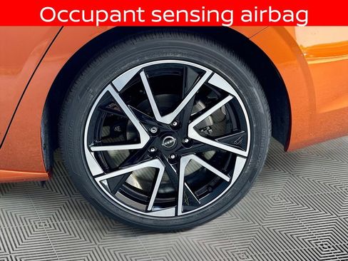 Used 2025 Nissan Sentra SR w/ SR Premium Package FWD image 29