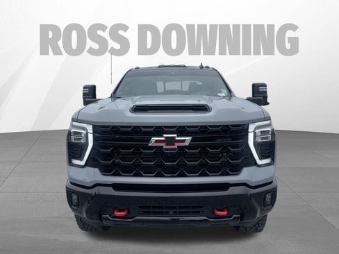 Used 2024 Chevrolet Silverado 2500 ZR2 w/ Technology Package AWD/4WD image 2