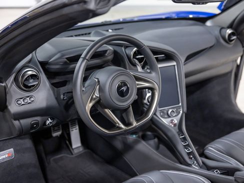 Used 2022 McLaren 720S Spider image 40