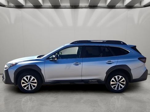 Used 2023 Subaru Outback Premium image 2