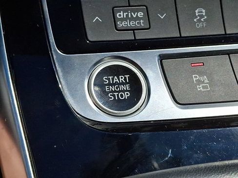 Certified 2025 Audi Q7 3.0T Premium Plus AWD/4WD image 25