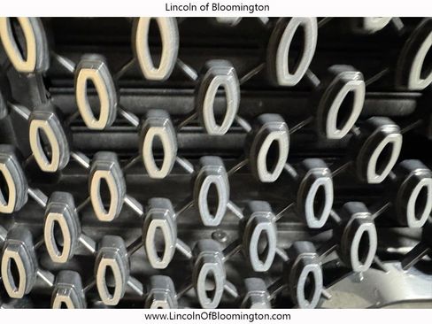 Used 2025 Lincoln Navigator Reserve image 12