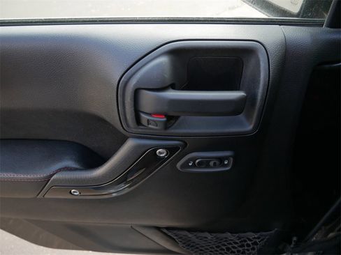 Used 2012 Jeep Wrangler Unlimited Sahara image 16