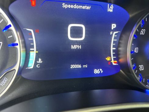 Used 2024 Chrysler Pacifica Touring-L FWD image 55