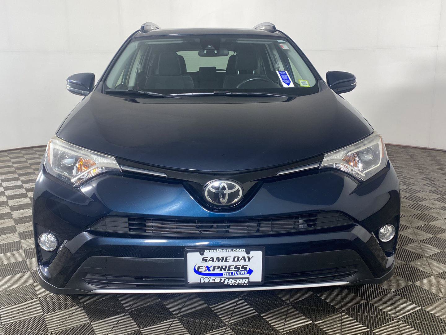 Used 2018 Toyota RAV4 XLE AWD/4WD image 8