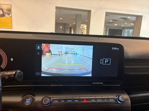 Used 2025 Hyundai Kona SEL image 17