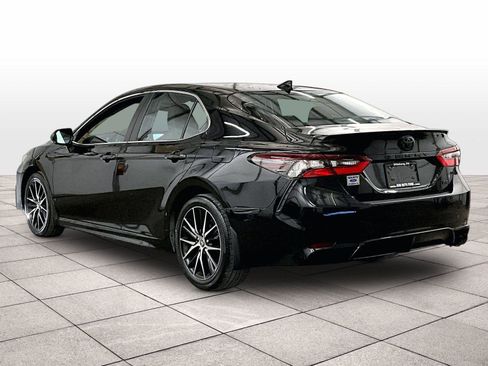 Used 2023 Toyota Camry SE image 10