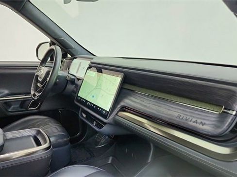 Used 2022 Rivian R1T Adventure image 19