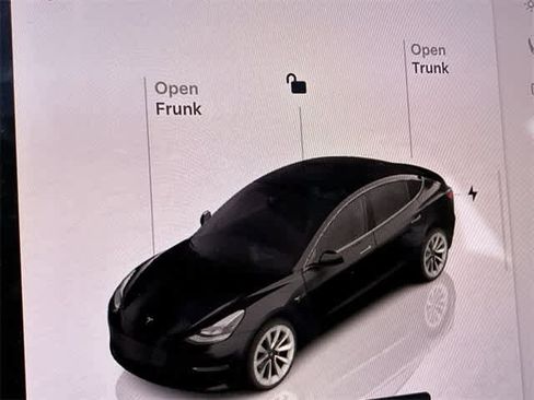 Used 2023 Tesla Model 3 Standard Range image 40
