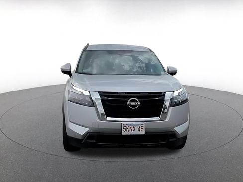 Used 2025 Nissan Pathfinder SV FWD image 10