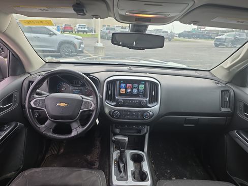 Used 2017 Chevrolet Colorado LT w/ LT Convenience Package RWD image 12