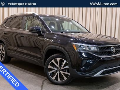 Used 2023 Volkswagen Taos SE w/ Panoramic Sunroof Package