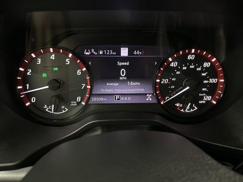 Used 2020 Nissan Titan PRO-4X w/ Pro-4x Convenience Package AWD/4WD image 26