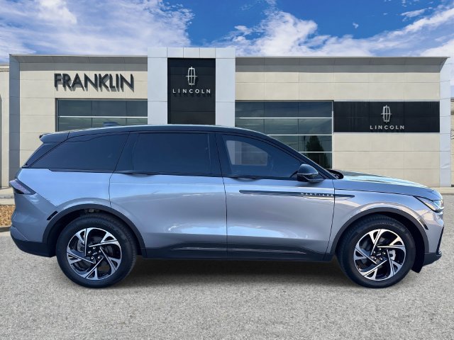 Used 2025 Lincoln Nautilus Premier w/ Equipment Group 102A AWD/4WD image 8