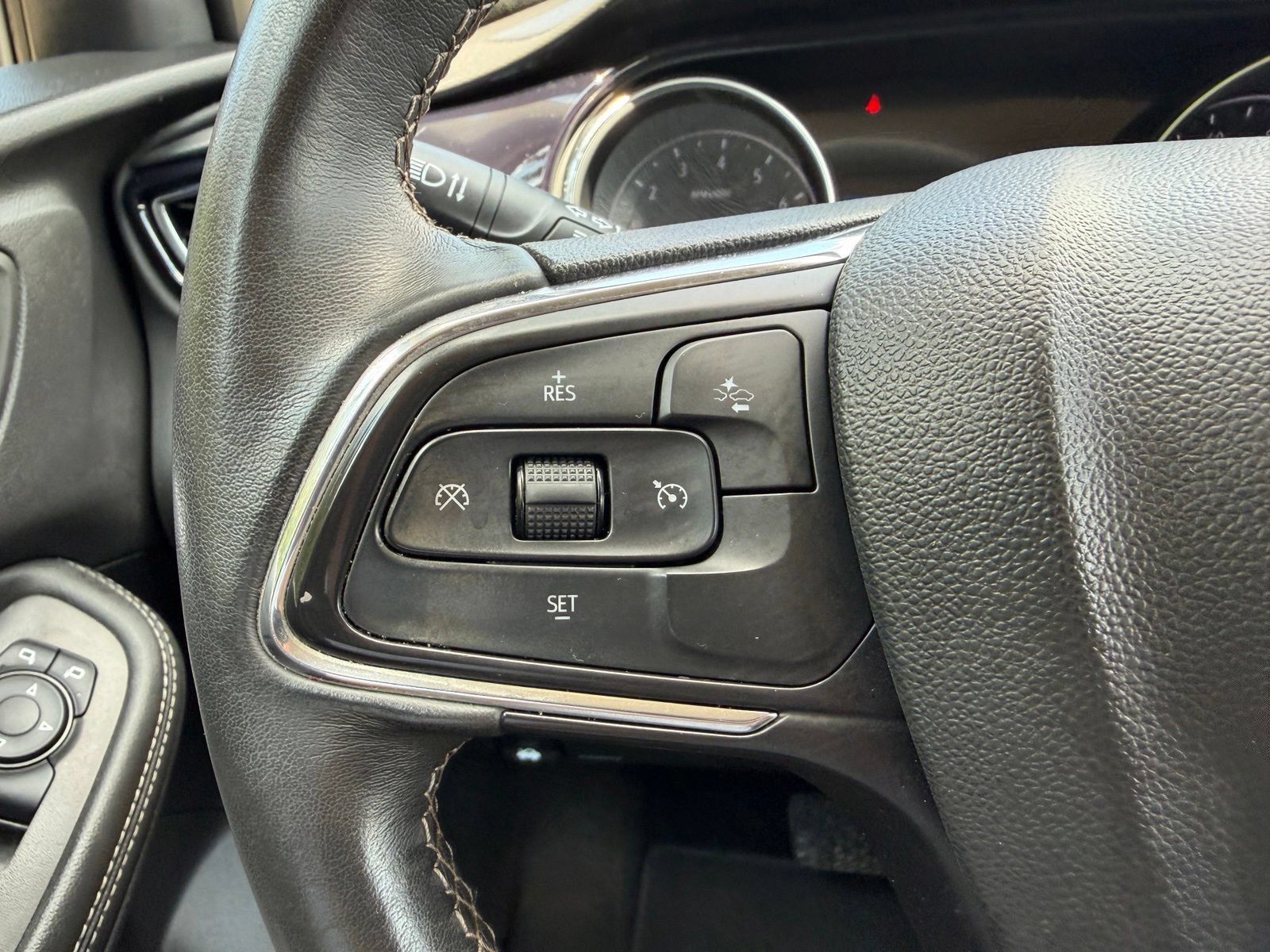 Used 2023 Buick Encore GX Select FWD image 14