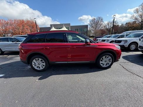 New 2026 Lincoln Corsair Premiere image 6