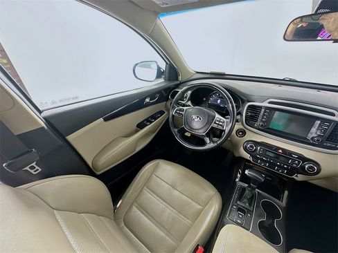 Used 2020 Kia Sorento EX image 9
