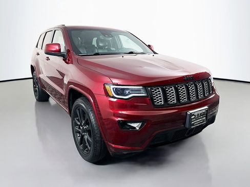 Used 2022 Jeep Grand Cherokee Laredo X image 1