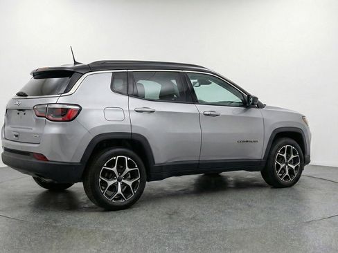 Used 2025 Jeep Compass Limited AWD/4WD image 9
