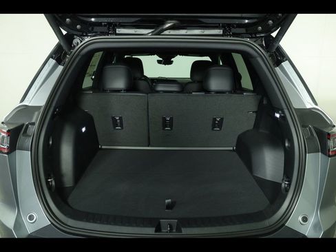 New 2026 Chevrolet Equinox LT w/ Convenience Package II FWD image 10