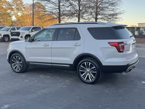 Used 2017 Ford Explorer Platinum image 5
