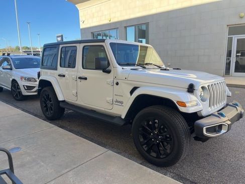 Used 2023 Jeep Wrangler Unlimited Sahara w/ Cold Weather Group image 3